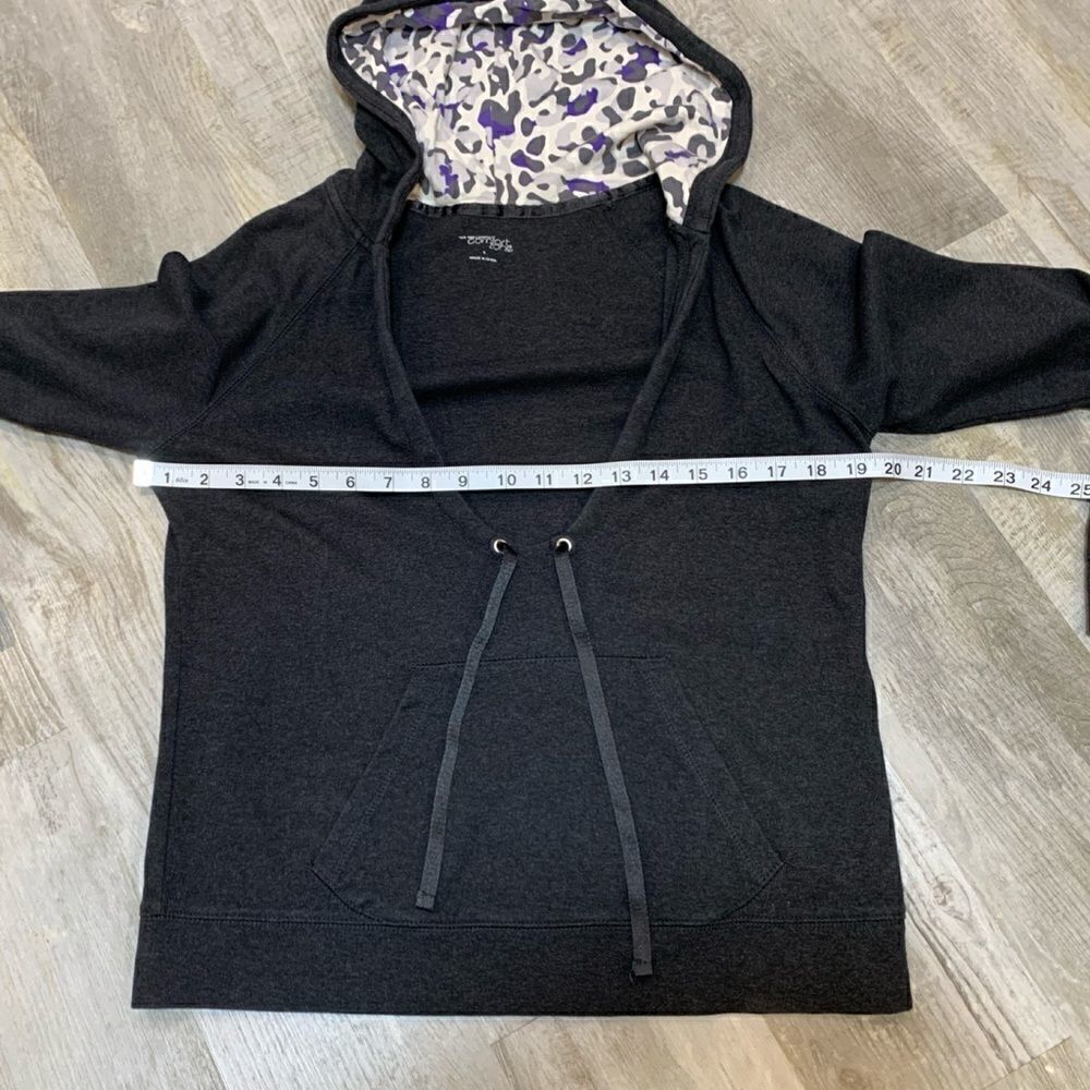 NY&CO hoodie White/purple animal print hood - Picture 9 of 11